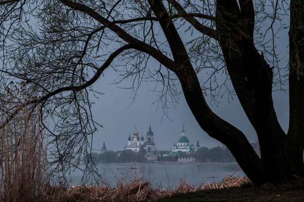 Vista Mosteiro Spaso Yakovlevsky Rostov Veliky Lago Nero Pôr Sol — Fotografia de Stock