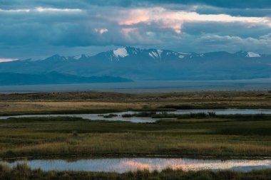 Altai 'deki Chuysky yolunun güneyindeki Kosh-Agach bölge merkezi.