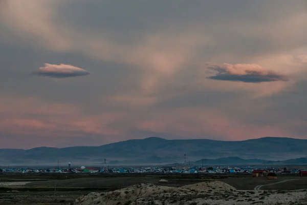 De nabijheid van het district centrum van Kosh-Agach in het zuiden van het Chuysky tract in Altai — Stockfoto