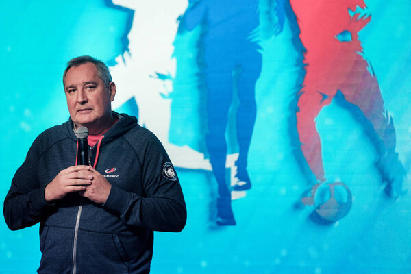 МОСКВА, РОССИЯ - 25 СЕНТЯБРЯ 2021: Генеральный директор Государственной космической корпорации "Роскосмос" Дмитрий Рогозин выступил на церемонии закрытия Спартакиады.