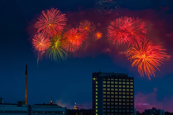 Fuegos artificiales sobre Moscú. Rusia —  Fotos de Stock