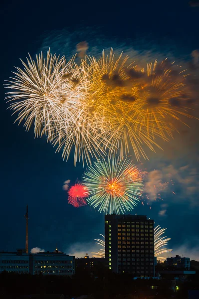 Fuochi d'artificio su Mosca. Russia — Foto Stock