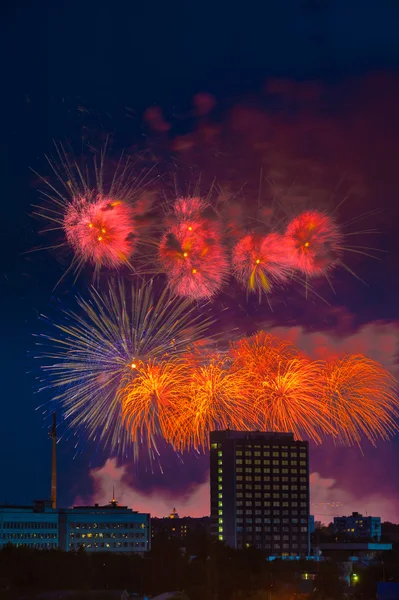 Fuochi d'artificio su Mosca. Russia — Foto Stock