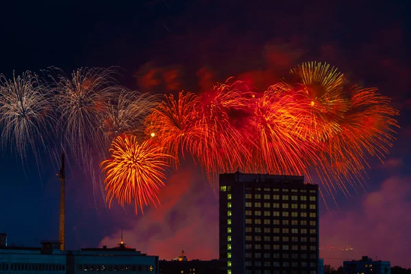 Fuegos artificiales sobre Moscú. Rusia —  Fotos de Stock