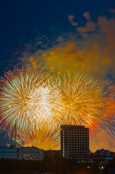 Fuochi d'artificio su Mosca. Russia — Foto Stock