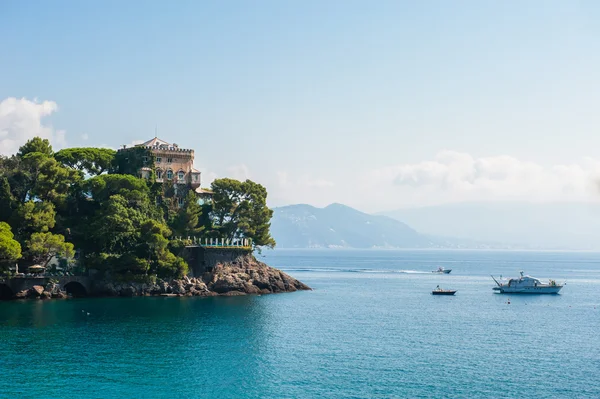 Vesnice Portofino na pobřeží Ligurie v Itálii — Stock fotografie