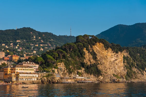 Sand beach in Camogli by Genova, Italy — Stock Photo, Image