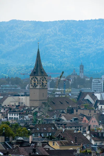 Zurich center. Image of ancient European city, view from the top. Beautiful house and chapel. — Stock Photo, Image