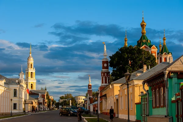 Van het gebouw ensemble van het Kathedraal-plein in Kolomna Kremlin. Kolomna. Rusland — Stockfoto