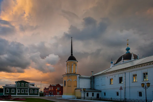 El conjunto del edificio de la plaza de la Catedral en Kolomna Kremlin. Kolomna. Rusia — Foto de Stock