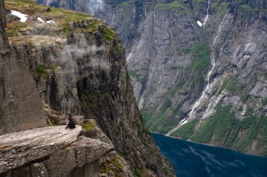 Odda, Ringedalsvatnet Gölü, Norveç Trolltunga yaz görünümünü