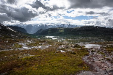 Odda, Ringedalsvatnet Gölü, Norveç Trolltunga yaz görünümünü