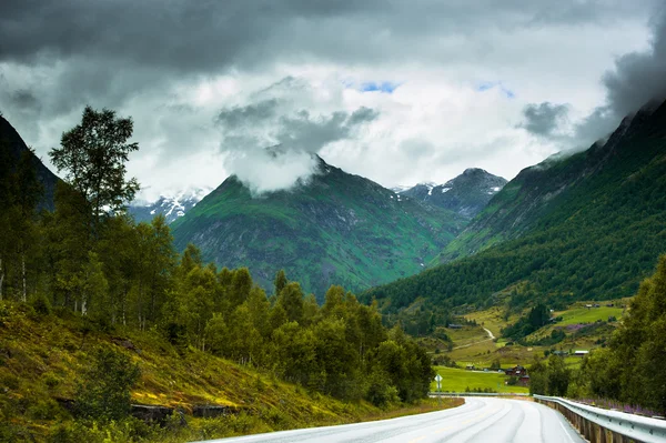 Pejzaż piękny Norwegii na lato — Zdjęcie stockowe