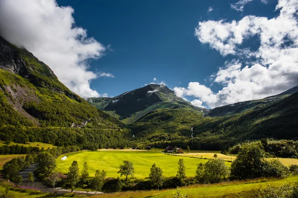 Montaña Dalsnibba paisaje en Geiranger, Noruega — Foto de Stock