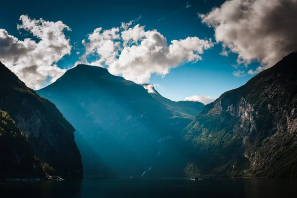 Det vackra Norge landskapet på sommaren — Stockfoto