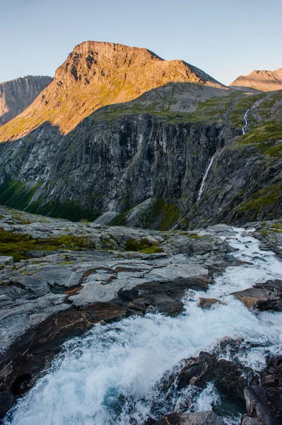 Trollstigen - carretera de montaña en Noruega —  Fotos de Stock