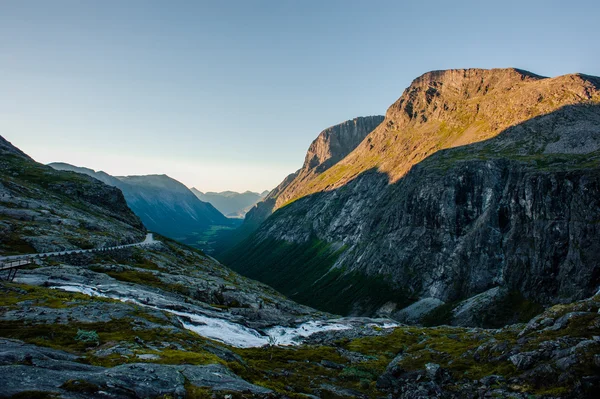 Trollstigen - Norveç'te dağ yolu — Stok fotoğraf