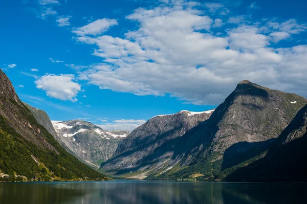 El hermoso paisaje de Noruega en verano —  Fotos de Stock