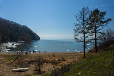Çevre-Baykal yolda Deniz Baykal Güney için Bahar