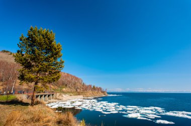 Çevre-Baykal yolda Deniz Baykal Güney için Bahar