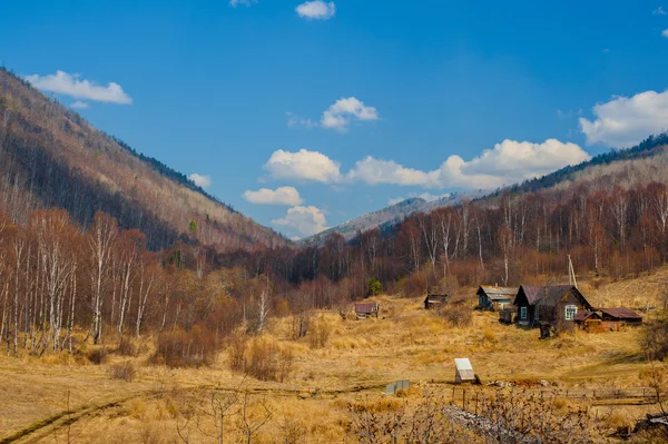 Frühling auf der Circum-Baikal-Straße südlich des Baikalsees — Stockfoto