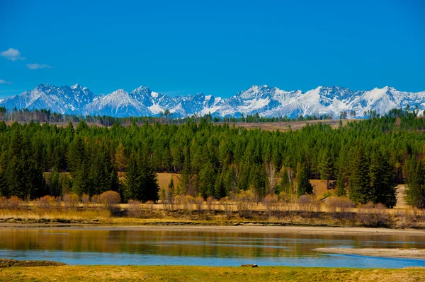 Beautiful spring landscape of the Western Sayan mountains — Stock Photo, Image