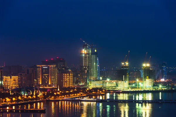 Nocny widok na miasto Baku — Zdjęcie stockowe