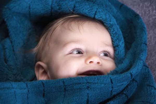 Linda sonrisa de bebé — Foto de Stock