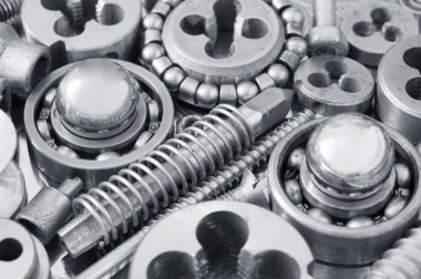 Metal fındık, vida ve cıvata