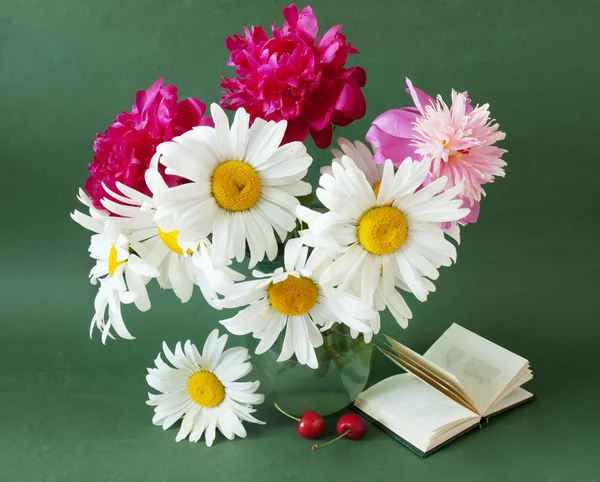 Bouquet Daisies Flowers Black Background — Stock Photo, Image