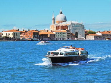 Venedik, İtalya: Eski kasabadaki büyük kanal manzarası  