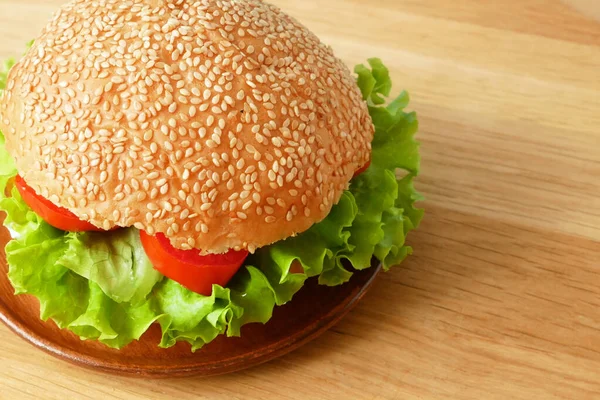 Свіжий Веганський Бургер Салатом Помідорами Концепція Здорової Вегетаріанської Їжі — стокове фото