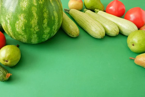 Verduras Frutas Ecológicas Sobre Fondo Verde Con Espacio Para Copiar — Foto de Stock