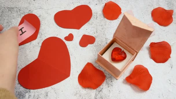 Colgante Rojo Como Corazón Caja Decoración Del Día San Valentín — Vídeo de stock