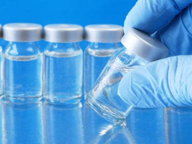 çok sayıda covid-19 Coronavirus aşısı, üretim ilacı aşısı, yakın çekim