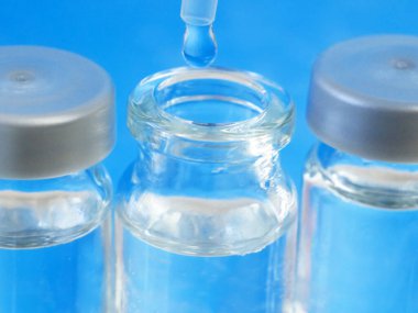 Covid-19 Coronavirus aşısı şişeleri