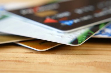 Arkaplan için seçici odaklı banka kartları, yakın plan