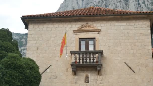 Casa Pedra Velha Com Bandeiras Nacionais Croatas Bandeira Dubrovnik Construção — Vídeo de Stock