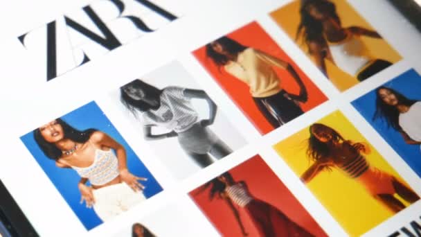 Zara Web Sitesi Yeni Modern Koleksiyonu Akıllı Telefon Yakın Plan — Stok video