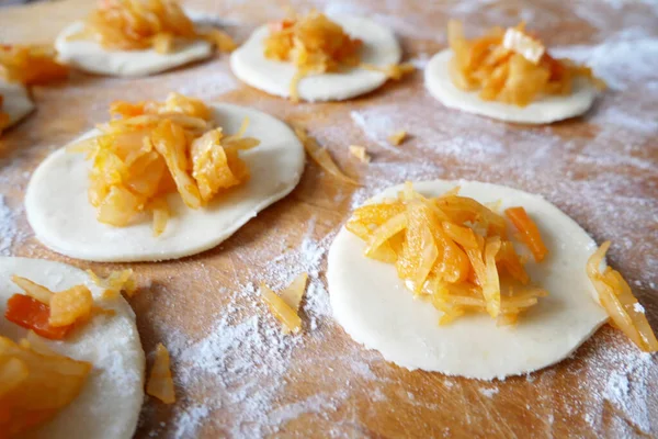 Färsk Ravioli Handgjord Matlagning Maträtt Grönsaker Och Ricotta Ravioli Närbild — Stockfoto