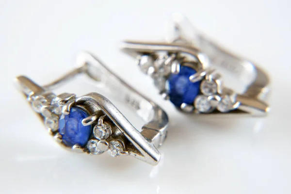 Fülbevaló Gyűrű Készlet Nagy Kék Zafír Fehér Gyémánt Körül Ékszerüzlet — Stock Fotó