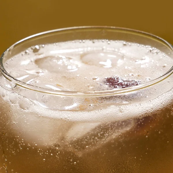 Bebida Cóctel Con Frambuesas Champán Hielo Cóctel Alcohólico Cóctel Verano — Foto de Stock