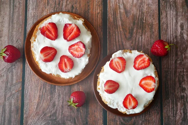 Cake Fresh Strawberries Whipped Milk Cream Closeup — Stock Photo, Image