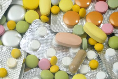 çeşitli kapsüller, haplar, tabletler ve kabarcıklar, arka plan, kapatma