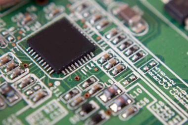 Bilgisayar çipi, anakart, elektronları, makrosu olan fütüristik devre kartı.