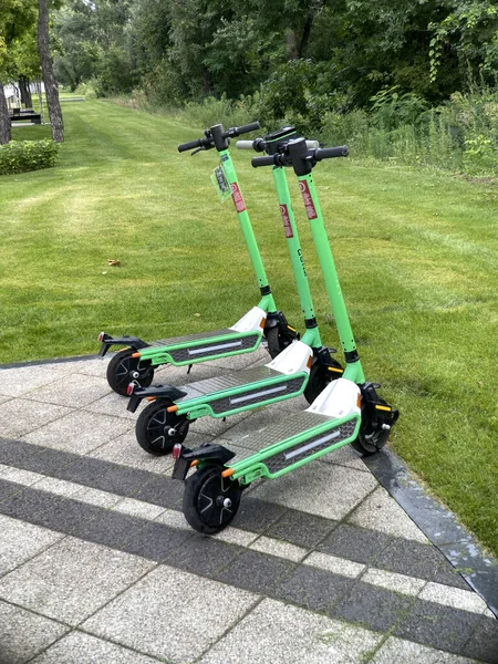 Scooters Électriques Push Pour Une Utilisation Publique Ville Sur Fond — Photo