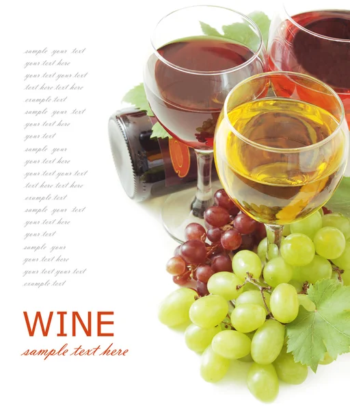 Wine and grapes with fresh leaves isolated on white background with sample text — Stock Photo, Image