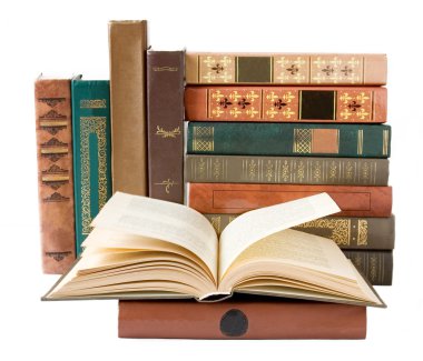 Beyaz arka plan üzerinde izole eski antika kitap