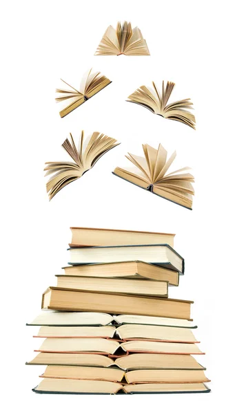 Bokhylla med böcker flyger bort isolerad på vit bakgrund — Stockfoto