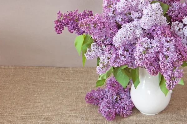 Masih hidup dengan bunga lilac — Stok Foto